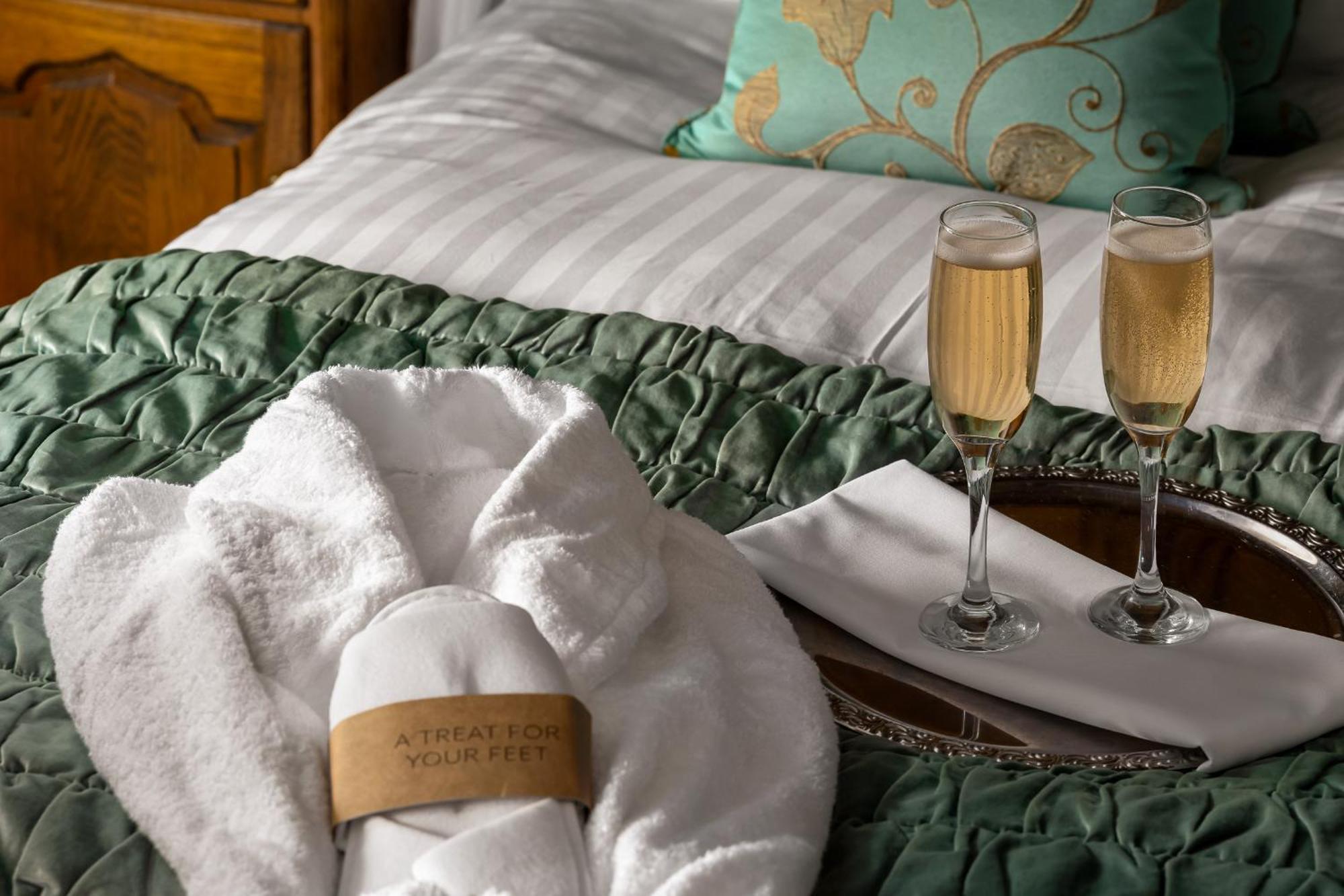Готель Abbots Grange Manor House (Adults Only) Бродвей Номер фото